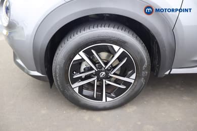Nissan Juke N-Connecta Automatic Petrol SUV - Stock Number (1692442) - 1st supplementary image
