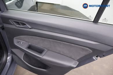 Volkswagen Golf Style Manual Petrol Estate - Stock Number (1691188) - 18th supplementary image
