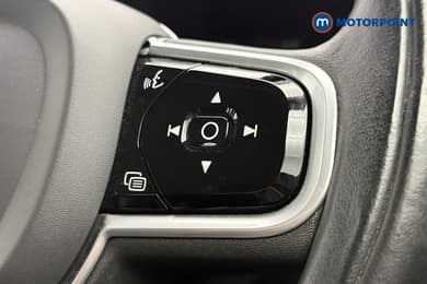 Volvo V60 Inscription Plus Automatic Petrol Estate - Stock Number (1674333) - 4th supplementary image