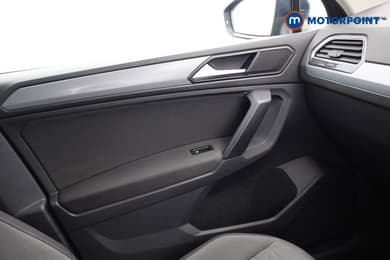 Volkswagen Tiguan Life Manual Petrol SUV - Stock Number (1681444) - 10th supplementary image