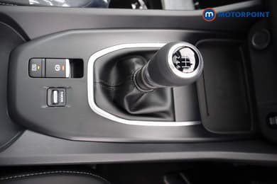 Nissan Qashqai N-Connecta Manual Petrol SUV - Stock Number (1683528) - 9th supplementary image