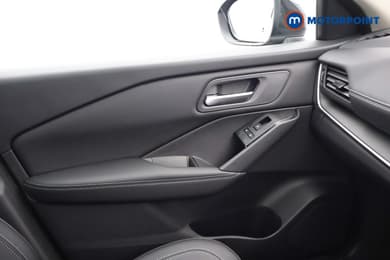 Nissan Qashqai N-Connecta Manual Petrol SUV - Stock Number (1683528) - 12th supplementary image