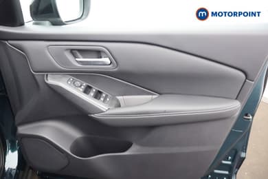 Nissan Qashqai N-Connecta Manual Petrol SUV - Stock Number (1683528) - 14th supplementary image