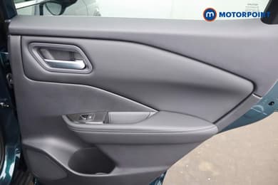 Nissan Qashqai N-Connecta Manual Petrol SUV - Stock Number (1683528) - 22nd supplementary image