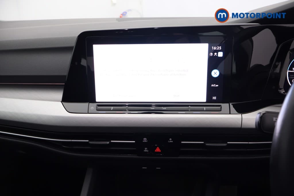 Volkswagen Golf Life Automatic Diesel Estate - Stock Number (1689240) - 8th supplementary image