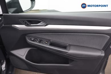 Volkswagen Golf Life Automatic Diesel Estate - Stock Number (1689240) - 12th supplementary image