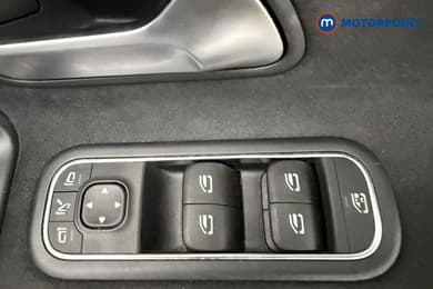 Mercedes-Benz A Class Amg Line Executive Edition Automatic Petrol Hatchback - Stock Number (1685759) - 19th supplementary image