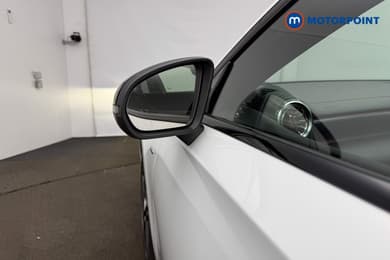 Mercedes-Benz A Class Amg Line Executive Edition Automatic Petrol Hatchback - Stock Number (1685759) - 28th supplementary image
