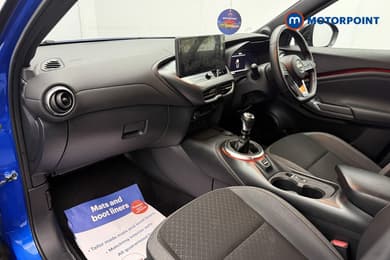 Nissan Juke N-Connecta Manual Petrol SUV - Stock Number (1687223) - 4th supplementary image