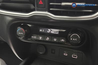 Nissan Juke N-Connecta Manual Petrol SUV - Stock Number (1687223) - 14th supplementary image