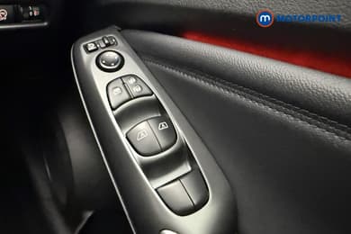 Nissan Juke N-Connecta Manual Petrol SUV - Stock Number (1687223) - 17th supplementary image
