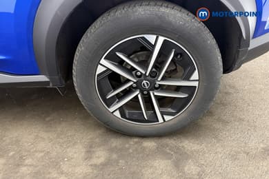 Nissan Juke N-Connecta Manual Petrol SUV - Stock Number (1687223) - 25th supplementary image