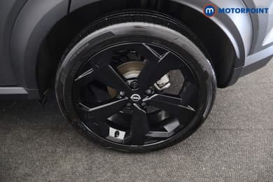Nissan Juke Tekna Automatic Petrol-Electric Hybrid SUV - Stock Number (1687978) - 32nd supplementary image