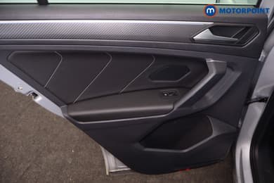 Volkswagen Tiguan R-Line Automatic Petrol SUV - Stock Number (1690116) - 26th supplementary image