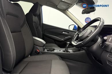 Nissan Qashqai N-Connecta Manual Petrol SUV - Stock Number (1692240) - 9th supplementary image
