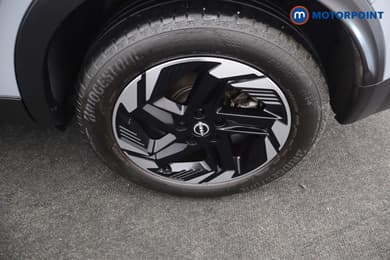 Nissan Qashqai N-Connecta Automatic Petrol-Electric Hybrid SUV - Stock Number (1692518) - 33rd supplementary image