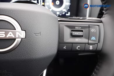 Nissan Qashqai N-Connecta Manual Petrol SUV - Stock Number (1683568) - 3rd supplementary image