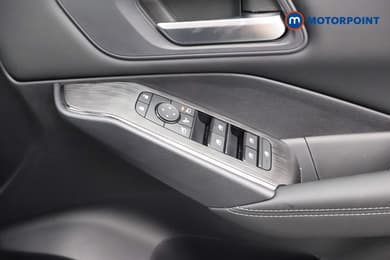 Nissan Qashqai N-Connecta Manual Petrol SUV - Stock Number (1683568) - 11th supplementary image