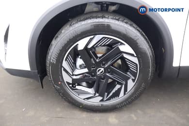 Nissan Qashqai N-Connecta Manual Petrol SUV - Stock Number (1683568) - 22nd supplementary image