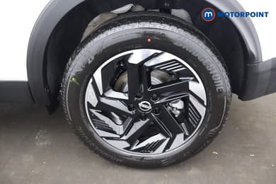 Nissan Qashqai N-Connecta Manual Petrol SUV - Stock Number (1683568) - 23rd supplementary image