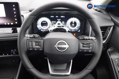 Nissan Qashqai N-Connecta Manual Petrol SUV - Stock Number (1683568) - 1st supplementary image