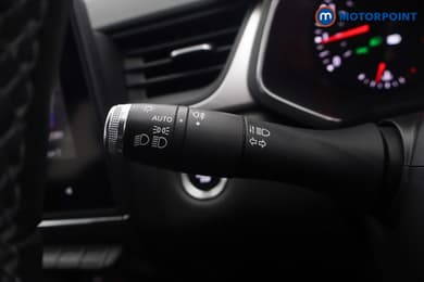 Renault Captur Iconic Manual Petrol SUV - Stock Number (1687315) - 6th supplementary image