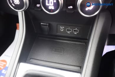 Renault Captur Iconic Manual Petrol SUV - Stock Number (1687315) - 12th supplementary image