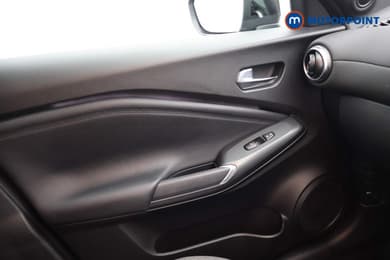 Nissan Juke N-Connecta Automatic Petrol-Electric Hybrid SUV - Stock Number (1691489) - 11th supplementary image