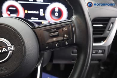 Nissan Qashqai N-Connecta Manual Petrol SUV - Stock Number (1692749) - 4th supplementary image